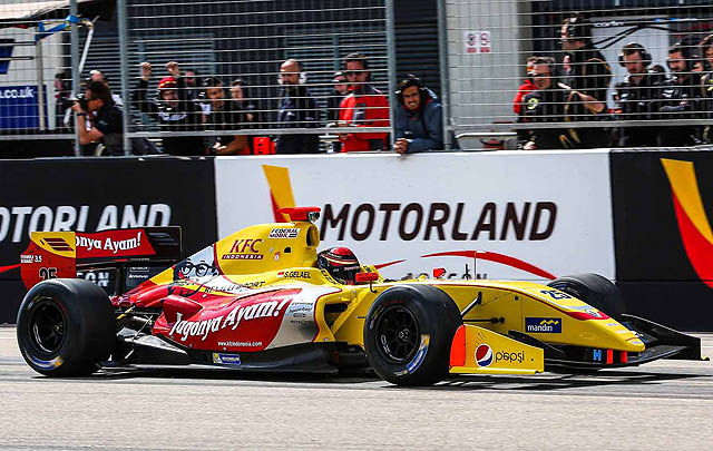 Hadapi Formula Renault, Sean Gelael Genjot Latihan Pit Stop  