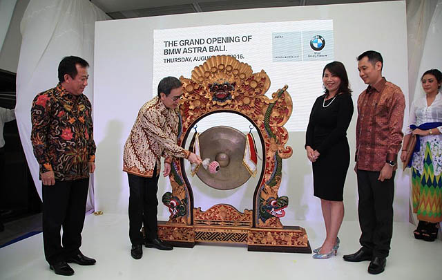 Perluas Jaringan, BMW Buka Showroom di Bali  