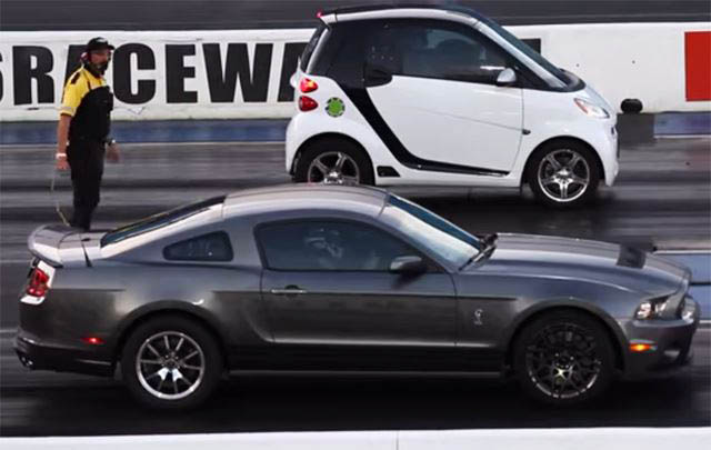 Video: Smart Car Ini Hampir Kalahkan Ford Mustang!  