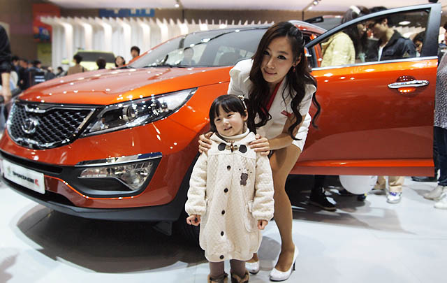 Waduh, SPG dan Anak-anak Tak Diperbolehkan di Shanghai Auto Show  