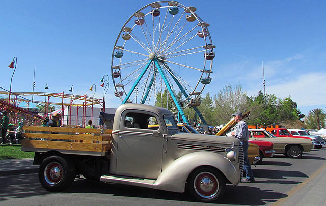 Dari Ajang St. Patrick's Day Car Show di Henderson, Nevada  