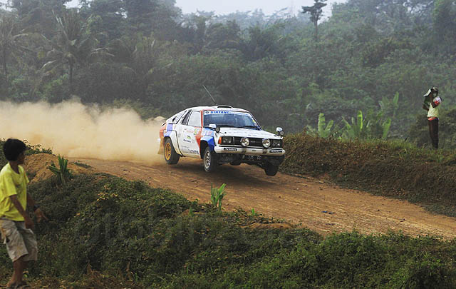 Subhan Aksa Raih Juara di Kejurnas Sprint Rally 2016 Putaran Ketiga