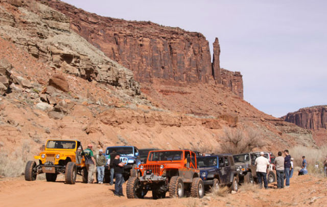 Car Club USA: “Moab Jeep Jambore”  