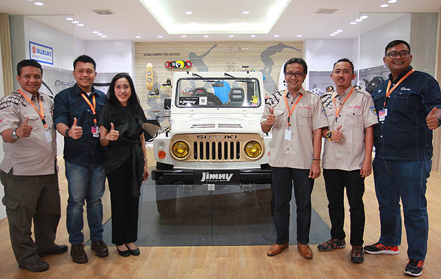 Suzuki Jimny Generasi Pertama Curi Perhatian di GIIAS 2016  