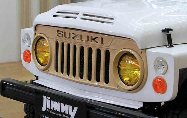 Suzuki Jimny Generasi Pertama Curi Perhatian di GIIAS 2016  