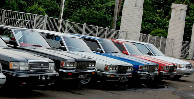 Toyota Crown Family, Mobil Tua Lebih Asyik Daripada Mobil Baru!  