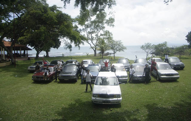 Toyota Crown Family Rayakan HUT ke-2 di Anyer  