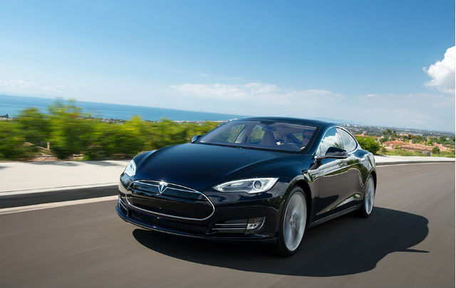 Tesla Model S P85: Mobil Paling Ramah Lingkungan  