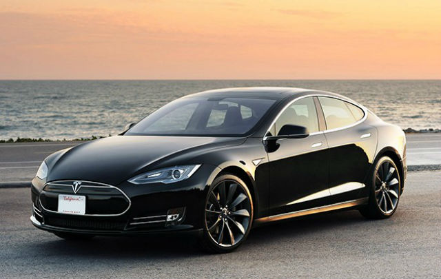 Tesla Model S P85: Mobil Paling Ramah Lingkungan  