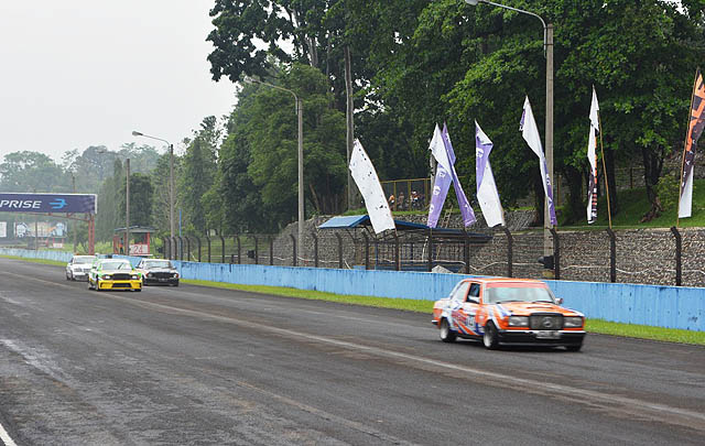 Tomi Hadi Sabet Juara Umum Mercedes-Benz Race Championship 2015  