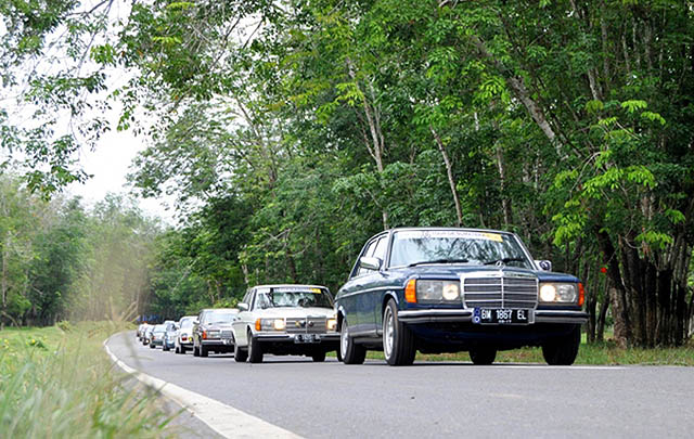 Mercedes-Benz Club Medan Sukses Gelar 'Tour de Sumatera II'  