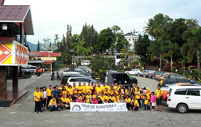 Mercedes-Benz Club Medan Sukses Gelar 'Tour de Sumatera II'  