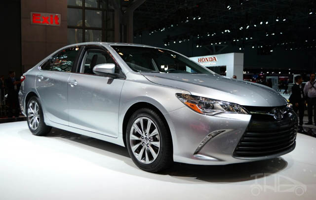 Toyota Camry 2015 Debut di NY Auto Show 2014  