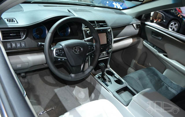 Toyota Camry 2015 Debut di NY Auto Show 2014  