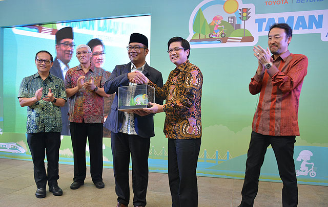 TAM & Ridwan Kamil Resmikan Taman Lalu Lintas Bandung  