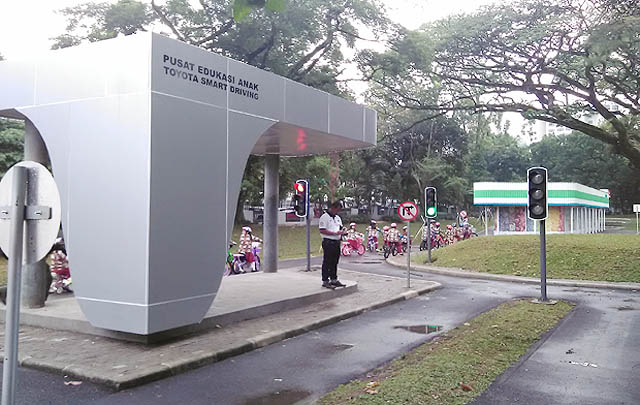 TAM & Ridwan Kamil Resmikan Taman Lalu Lintas Bandung  