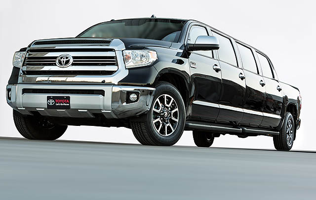 Toyota Tundrasine 8-Pintu Tampil di SEMA Show 2015