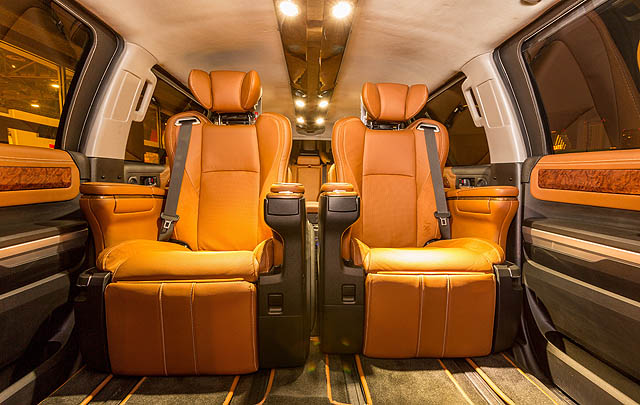 Toyota Tundrasine 8-Pintu Tampil di SEMA Show 2015