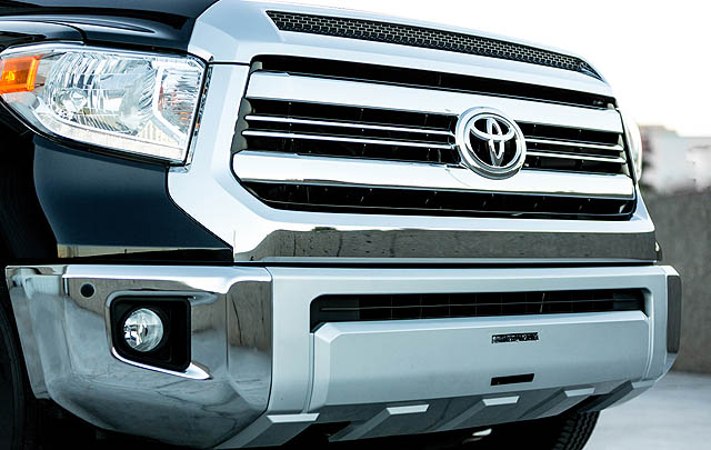 Toyota Tundrasine 8-Pintu Tampil di SEMA Show 2015