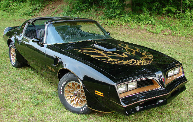 Bintang “Smokey And The Bandit” Dijual  