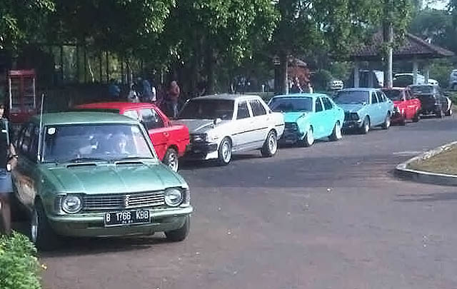 Ratusan Corolla Klasik-Retro Padati Kopdar di Cibubur  