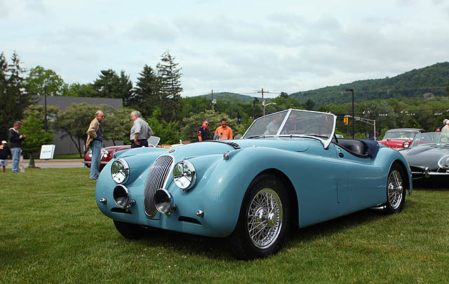 Triumph & Lincoln Vintage Raih Penghargaan di Ramapo Concours