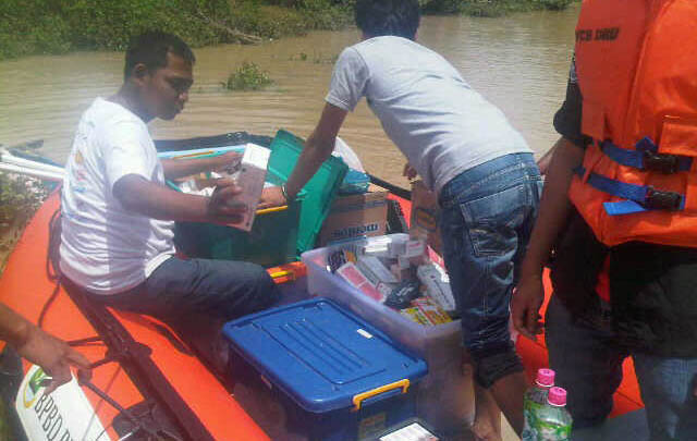 VCB Bantu Korban Banjir di Subang  