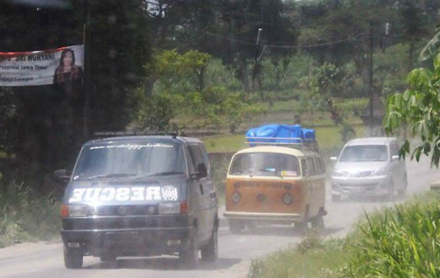 Volkswagen Club Yogyakarta Gelar Baksos Kelud  