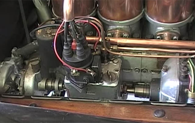 Video: "How to Start a 1912 Cadillac" 