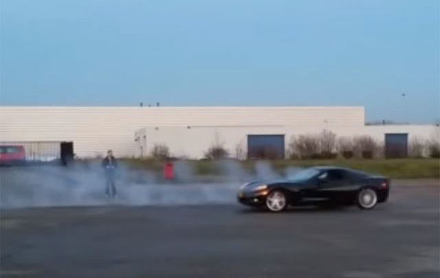 Wow, Mobil Corvette Ini Bisa Dikemudikan Lewat Remote Control! (Video)  