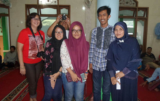 Safari Ramadhan, VW Bekasi Berbagi Bersama Dhuafa