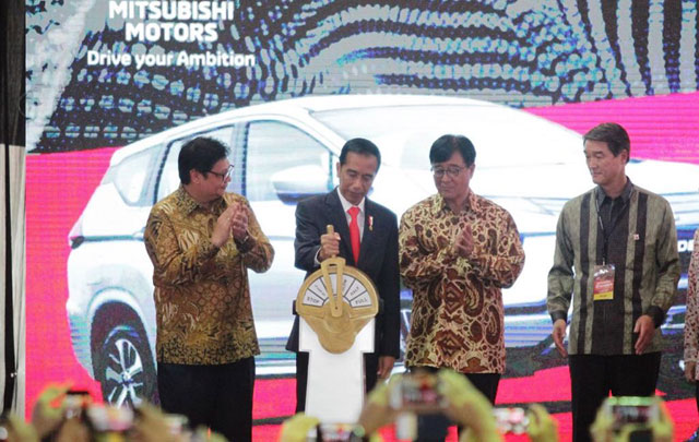 Jokowi Resmikan Ekspor Perdana Mitsubishi Xpander  