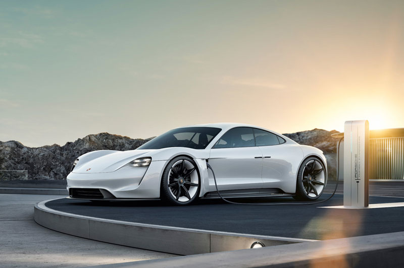 Porsche Taycan Telan Setengah Investasi Kendaraan Listrik  