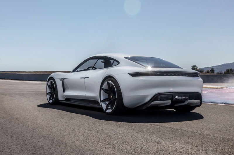 Porsche Taycan Telan Setengah Investasi Kendaraan Listrik  