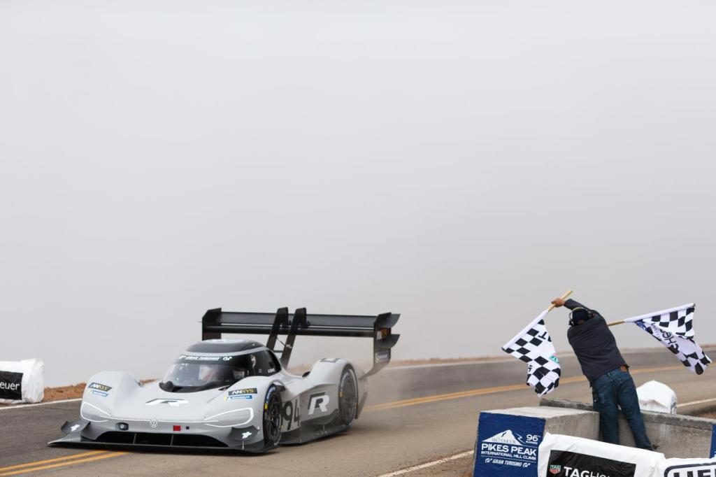 Volkswagen I.D. R Pikes Peak Bukukan Sejarah  