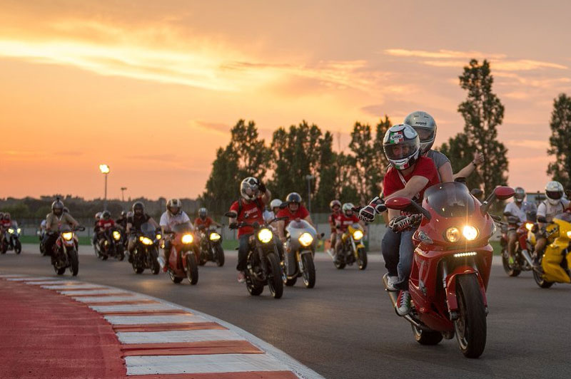 12 Pembalap MotoGP dan WSBK "Tarung" di World Ducati Week 2018  