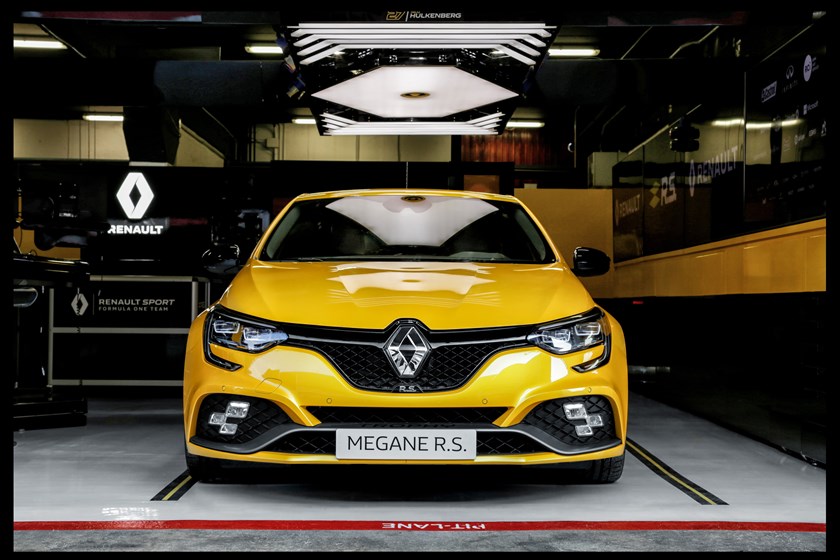 Ini yang Buat Renault Megane R.S. Trophy Semakin Menggairahkan  