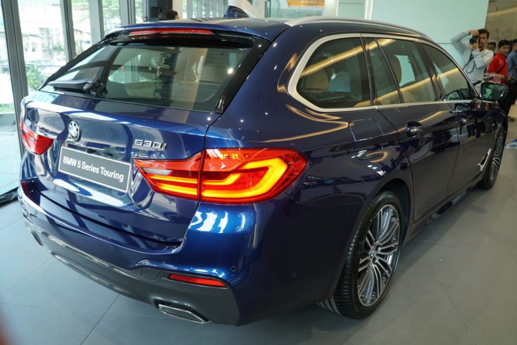 Karateristik Sporty All-new BMW 530i Touring  