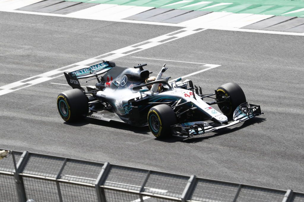 Hamilton Kerahkan Segalanya Raih Pole Position Silverstone  