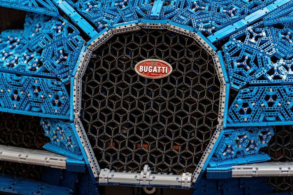 Lego Bugatti Ini Bisa Ngebut!  