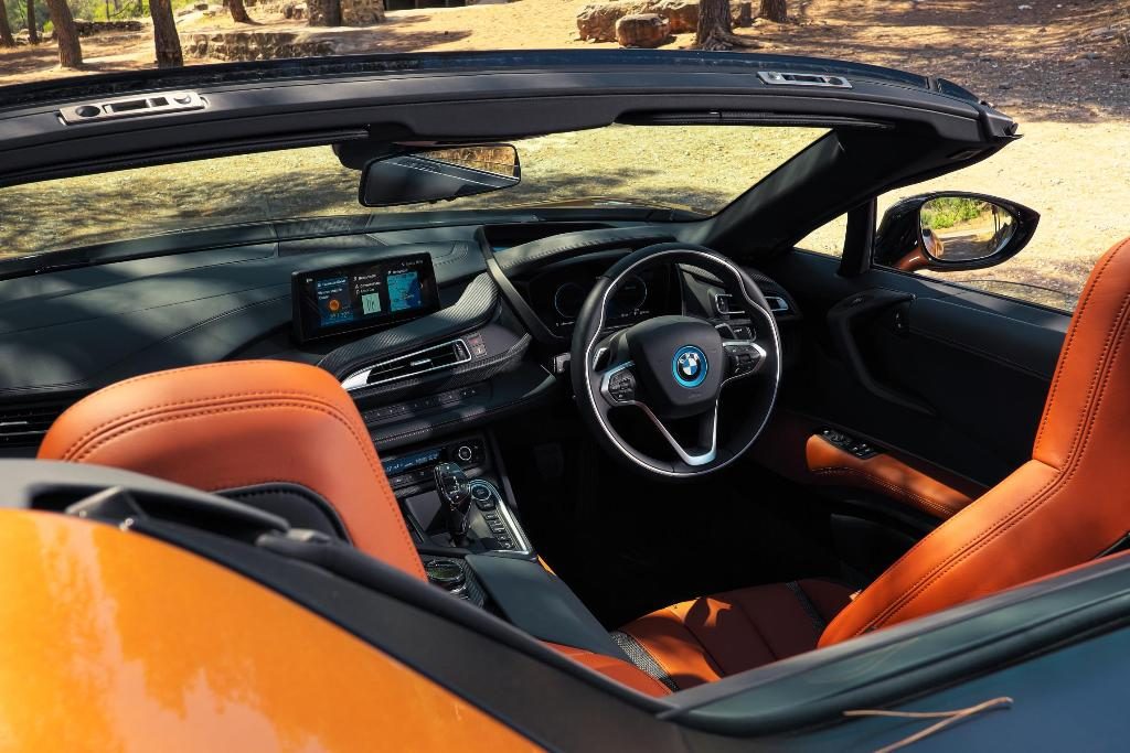 Penasaran All New BMW i8 Roadster?  