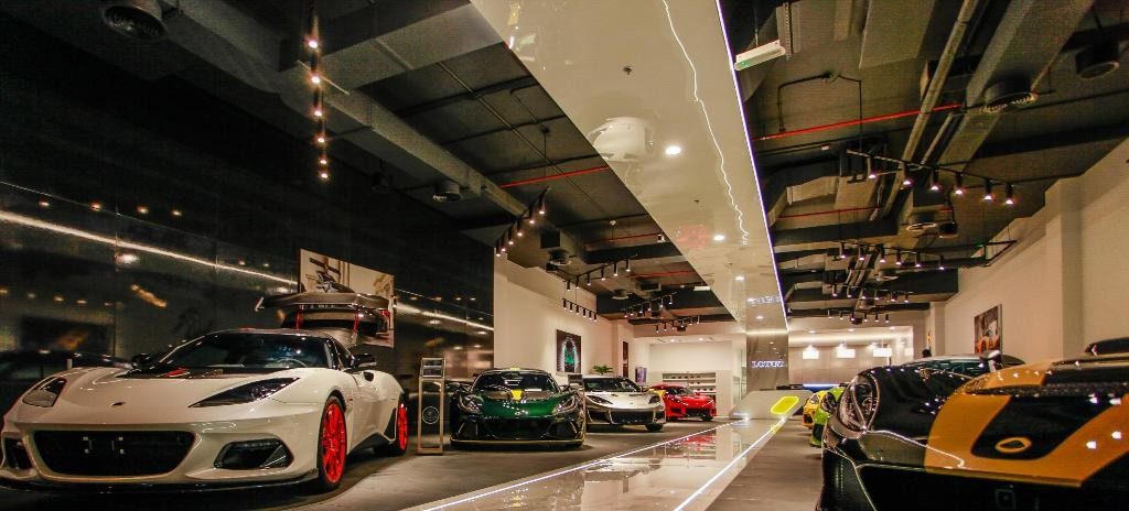 Kerennya Showroom Lotus Cars di Dubai  