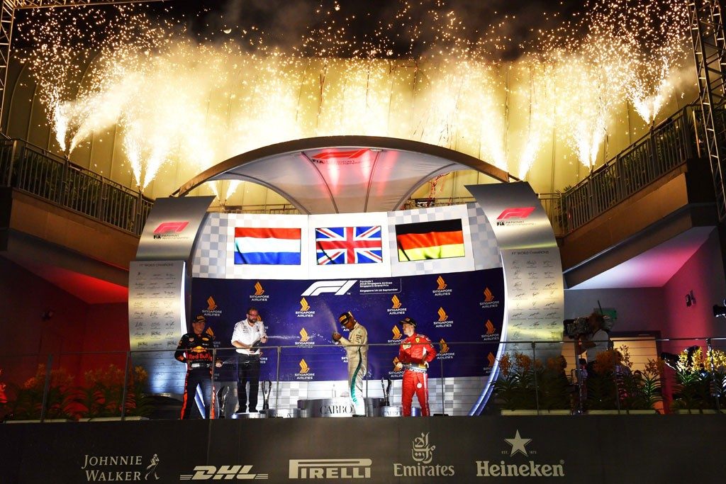 Hasil F1 Singapura 2018: Vettel Makin Jauh Tertinggal  
