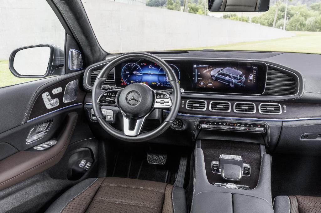 Mercedes-Benz GLE, Lain dari SUV Biasa  