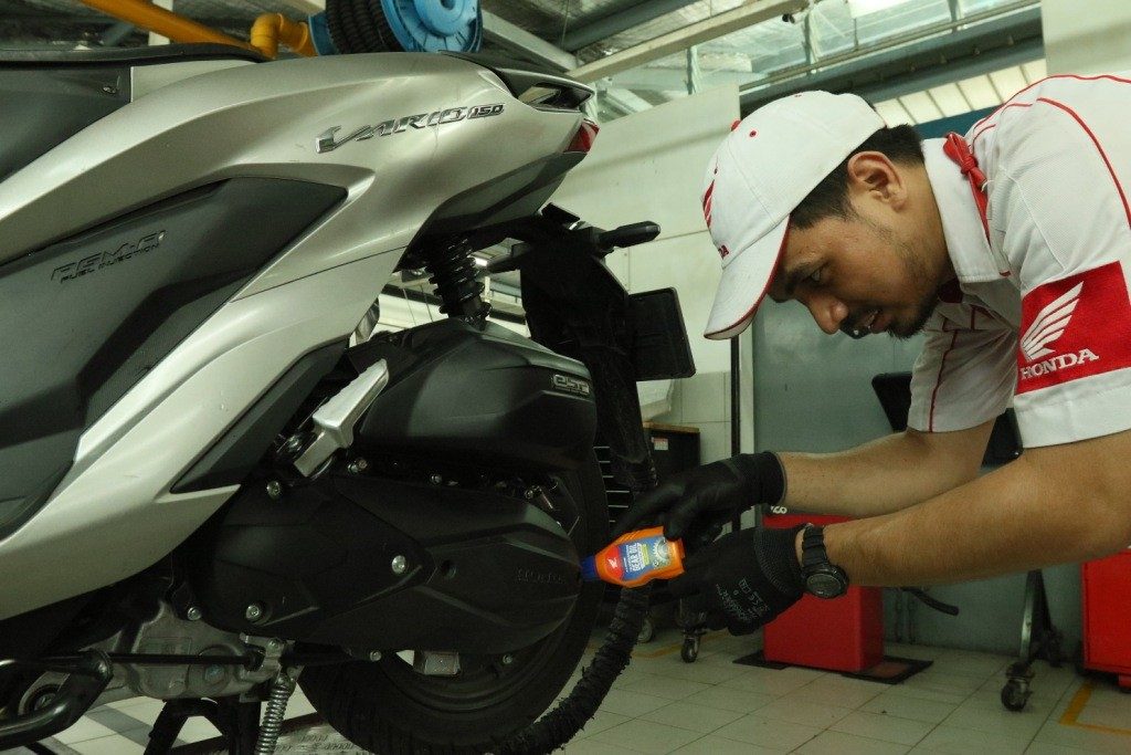 AHM Oil Luncurkan Pelumas Transmisi untuk Honda Forza  