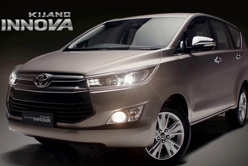 Toyota Kijang Innova Sandang Mobil Favorit Keluarga  