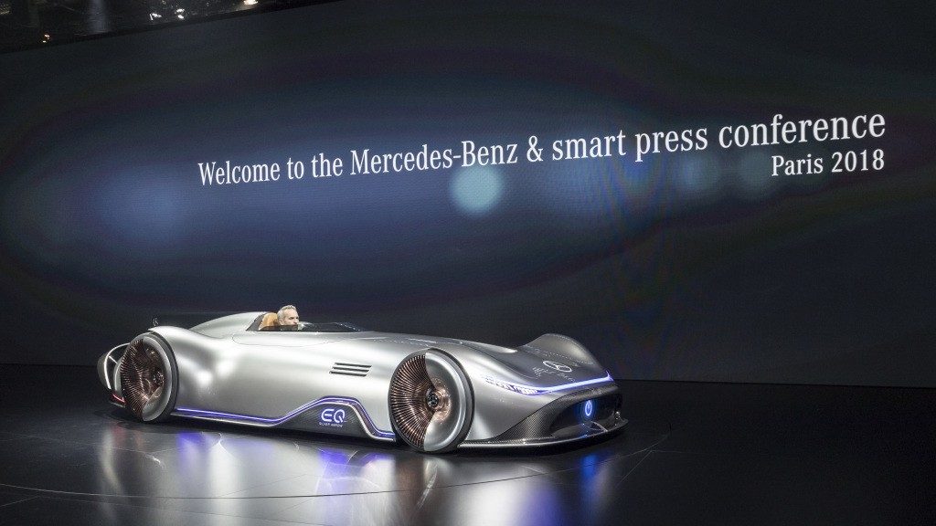 Mercedes-Benz Mengefisienkan Diri di Paris  