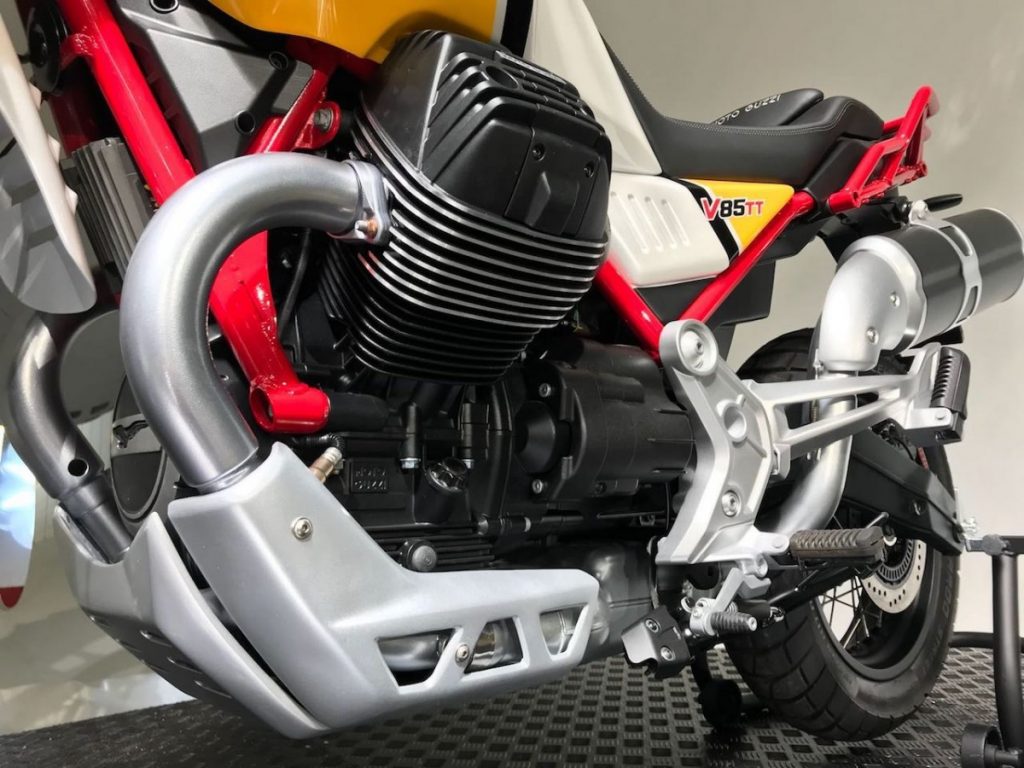 Moto Guzzi V85 TT Bergaya Enduro Klasik Hadir di Intermot 2018  
