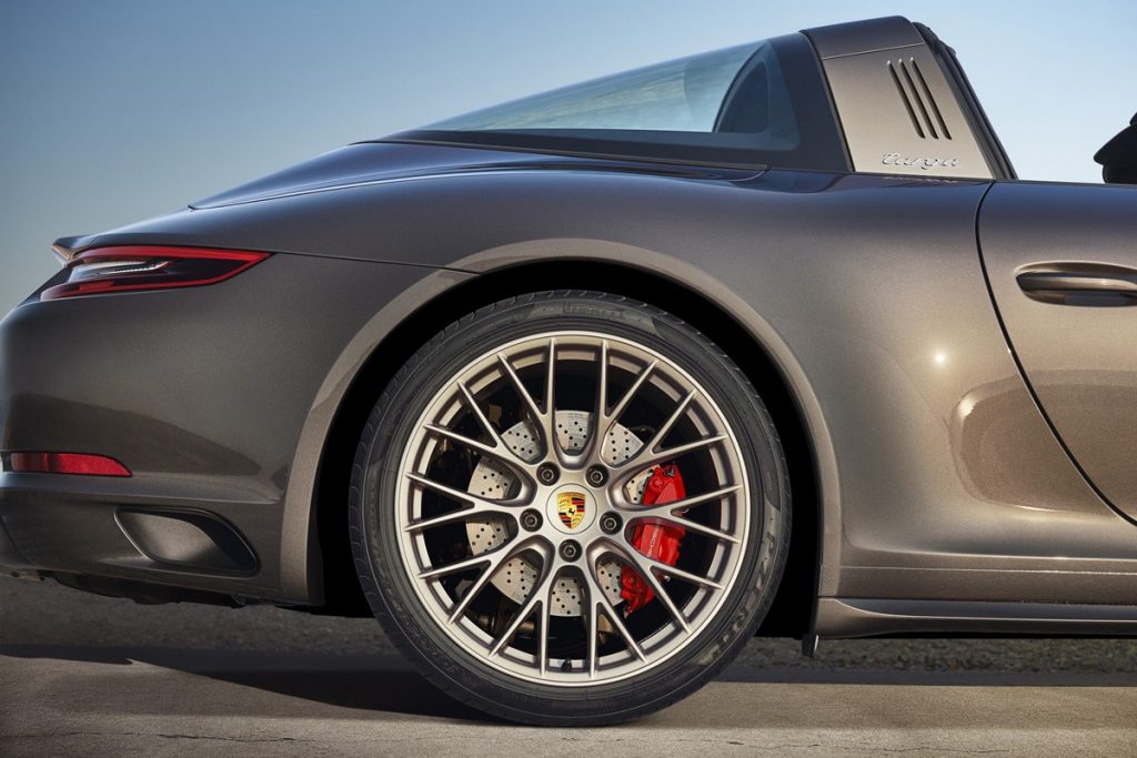 Porsche 911 Targa 4 GTS Eksklusif Manufaktur Edition  
