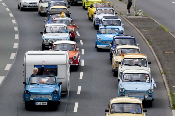‘Parade of Trabants’, Mengenang Sejarah Mobil Trabant 